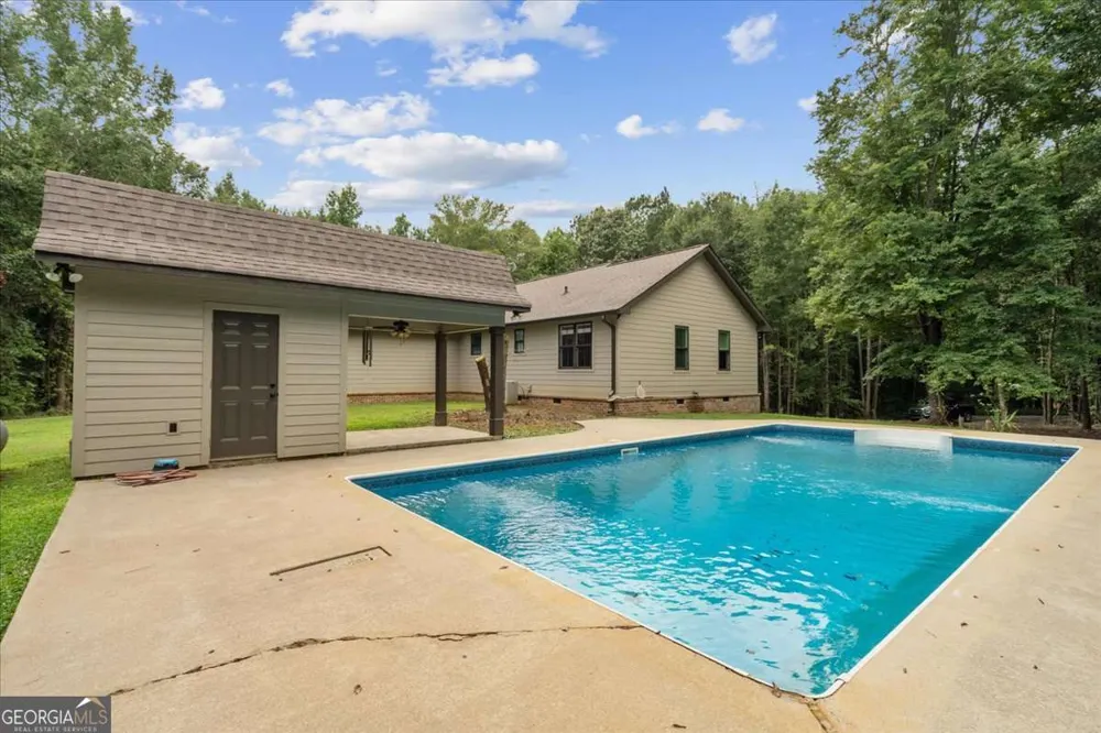 1358 Reeves Station RD SW Calhoun, GA 30701