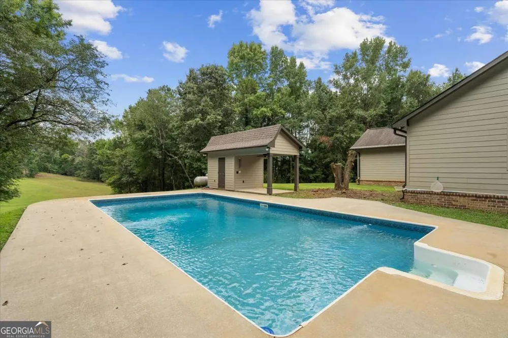 1358 Reeves Station RD SW Calhoun, GA 30701