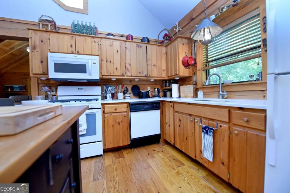 566 Sharewood FRST Morganton, GA 30560
