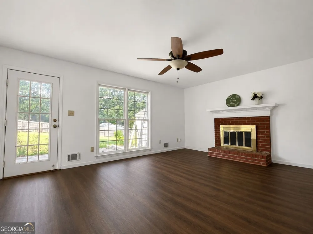 2004 Tyler Trace Lawrenceville, GA 30043