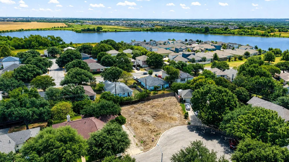 1717 Chalice Cove Round Rock, TX 78665