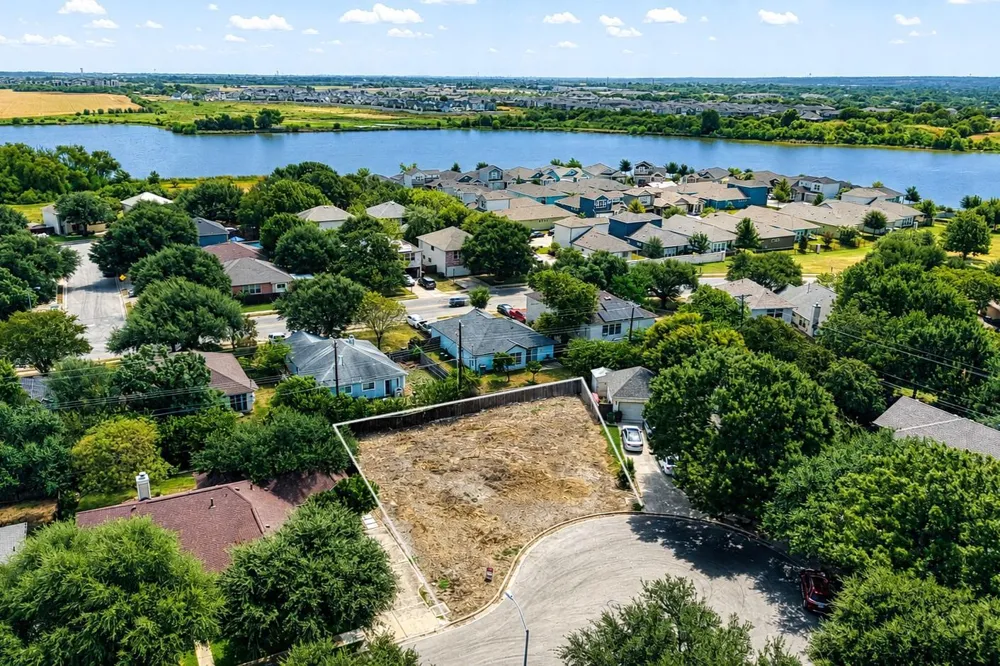 1717 Chalice Cove Round Rock, TX 78665