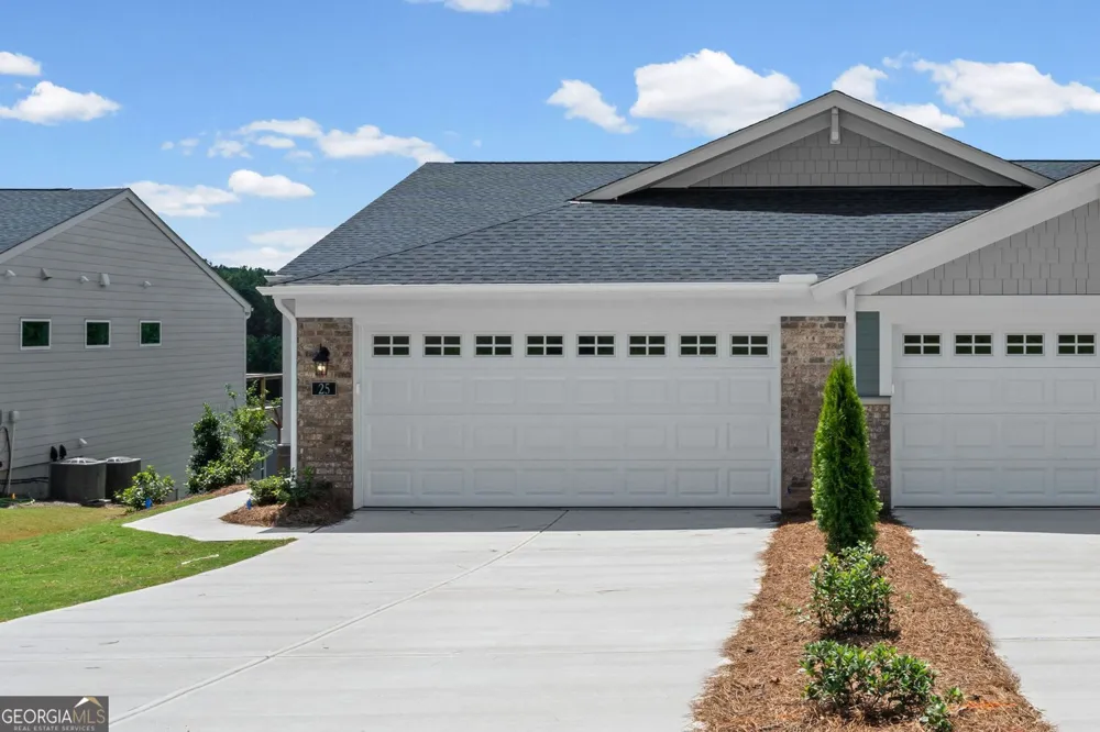 25 Village DR Dawsonville, GA 30534