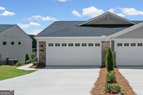 25 Village DR