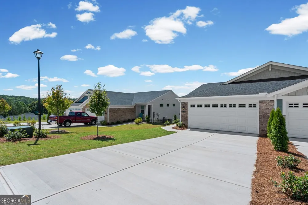 25 Village DR Dawsonville, GA 30534
