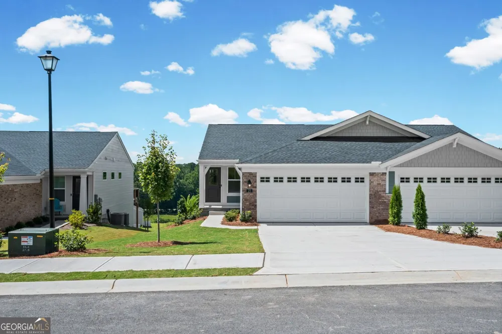 25 Village DR Dawsonville, GA 30534