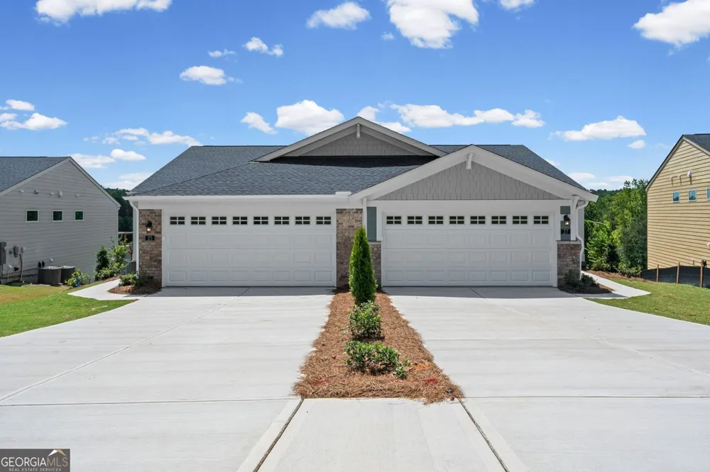 25 Village DR Dawsonville, GA 30534