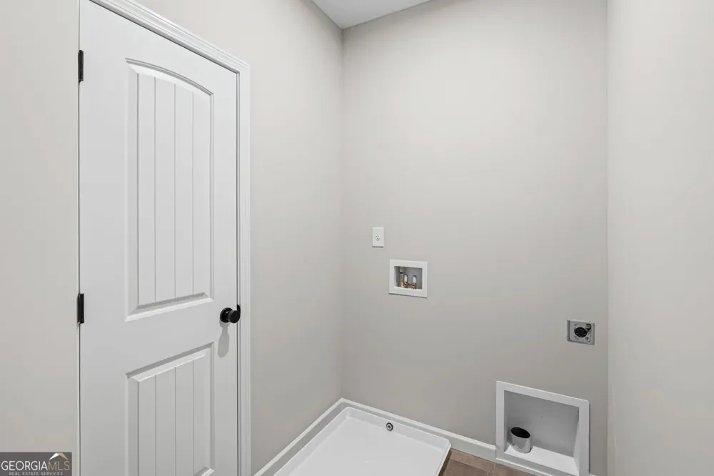 25 Village DR Dawsonville, GA 30534