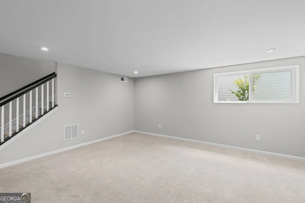 25 Village DR Dawsonville, GA 30534