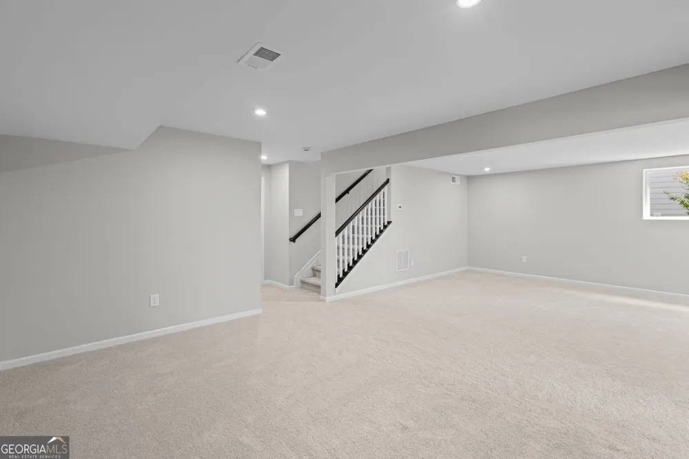 25 Village DR Dawsonville, GA 30534