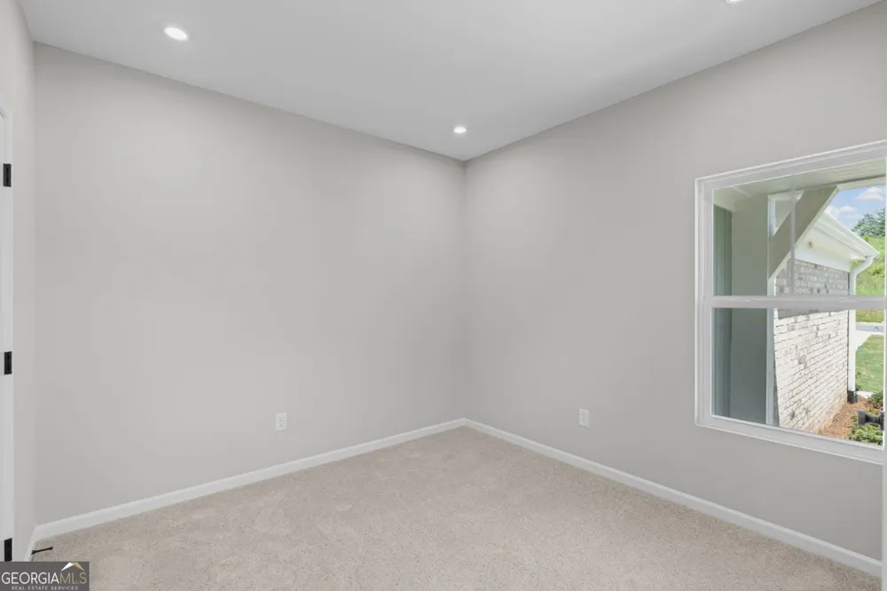 25 Village DR Dawsonville, GA 30534