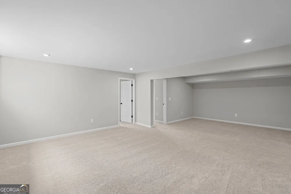 25 Village DR Dawsonville, GA 30534