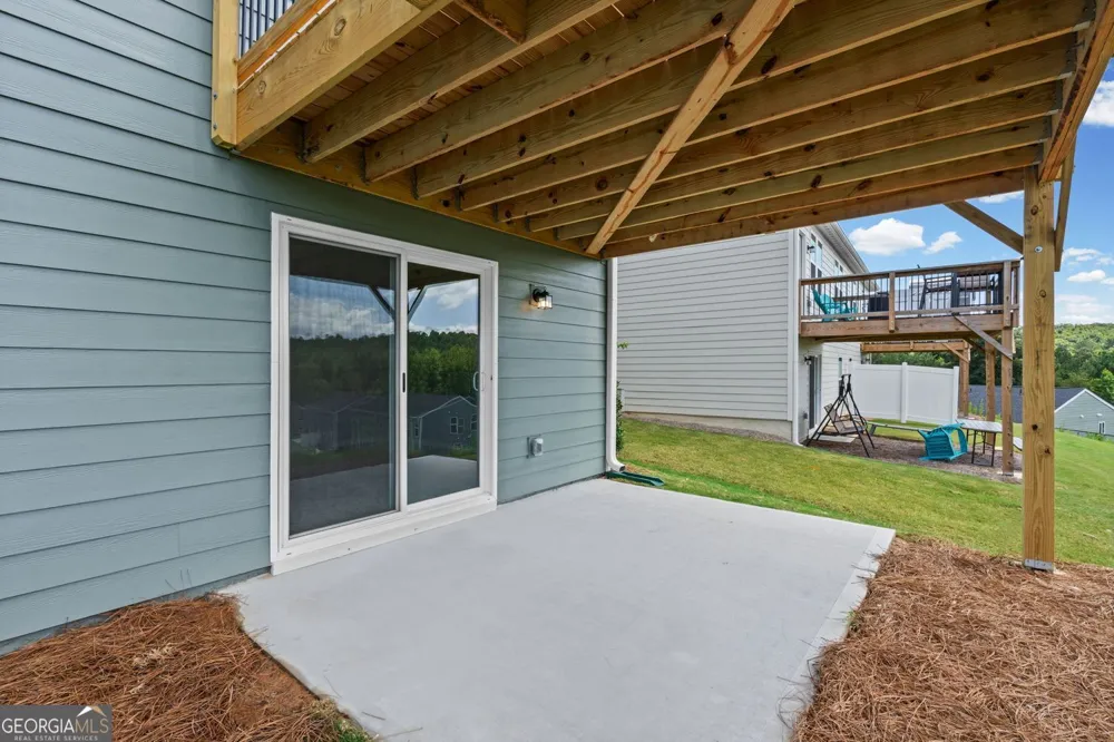 25 Village DR Dawsonville, GA 30534
