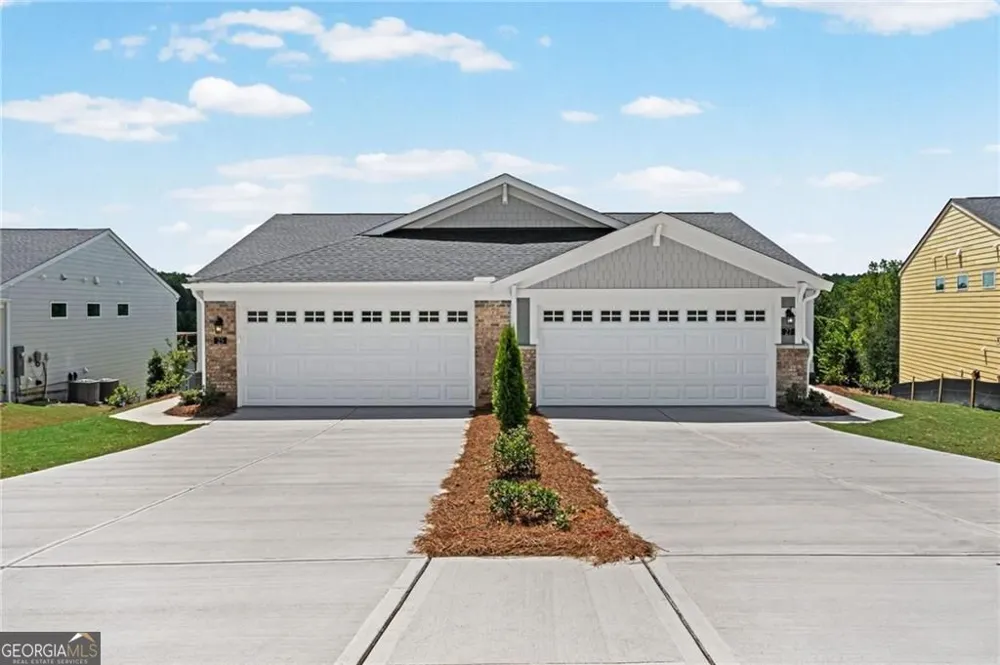27 Village DR Dawsonville, GA 30534
