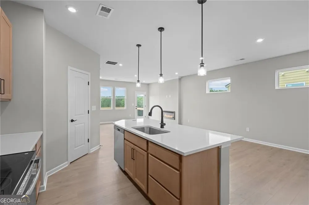 27 Village DR Dawsonville, GA 30534