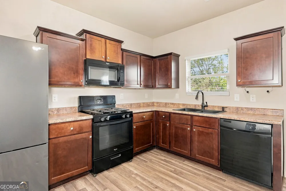 1043 Sutherland DR Winder, GA 30680