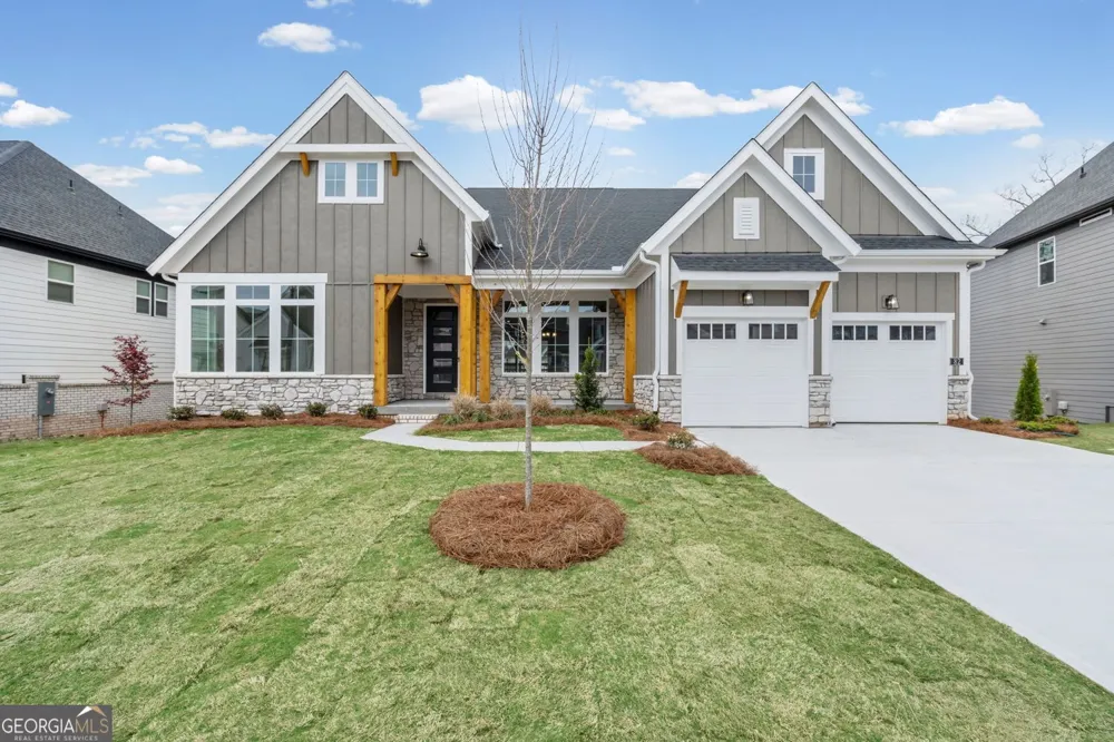 82 Clear Lake PKWY Hoschton, GA 30548
