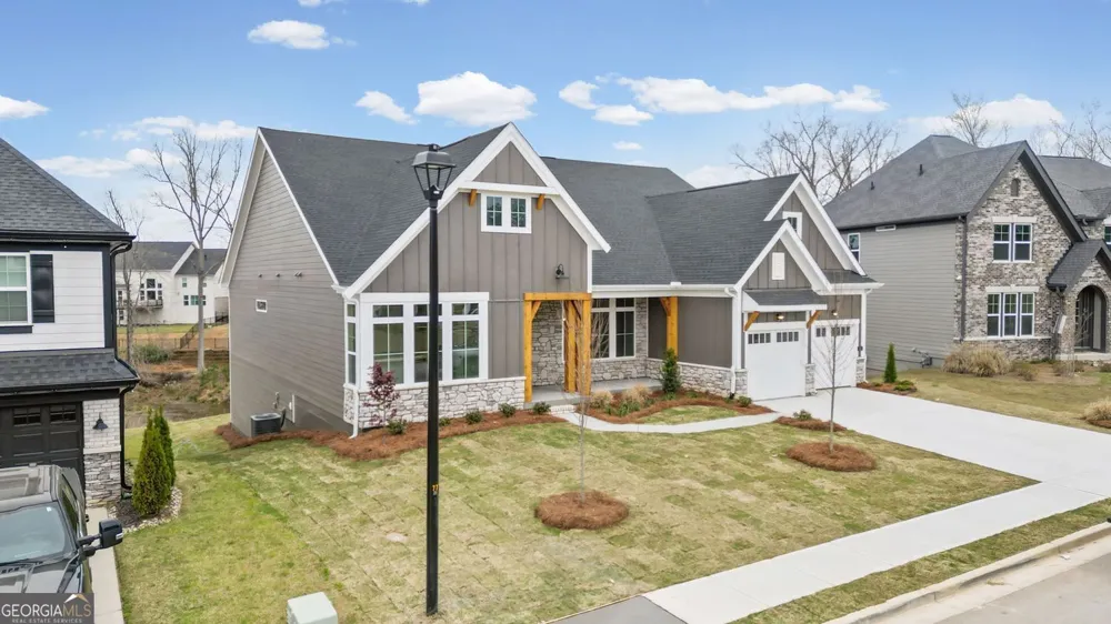 82 Clear Lake PKWY Hoschton, GA 30548