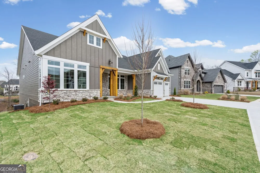 82 Clear Lake PKWY Hoschton, GA 30548