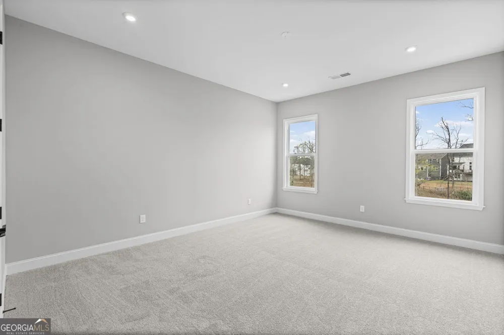 82 Clear Lake PKWY Hoschton, GA 30548