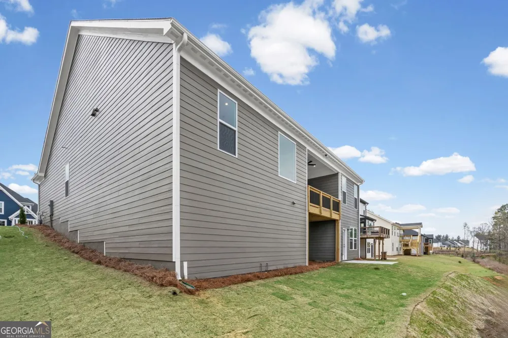 82 Clear Lake PKWY Hoschton, GA 30548