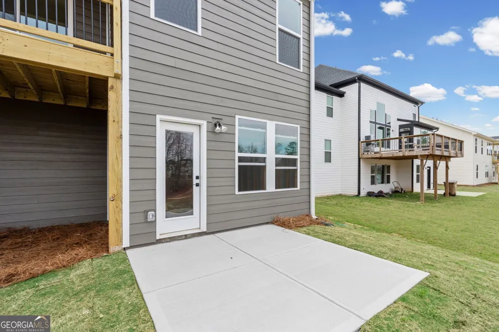 82 Clear Lake PKWY Hoschton, GA 30548
