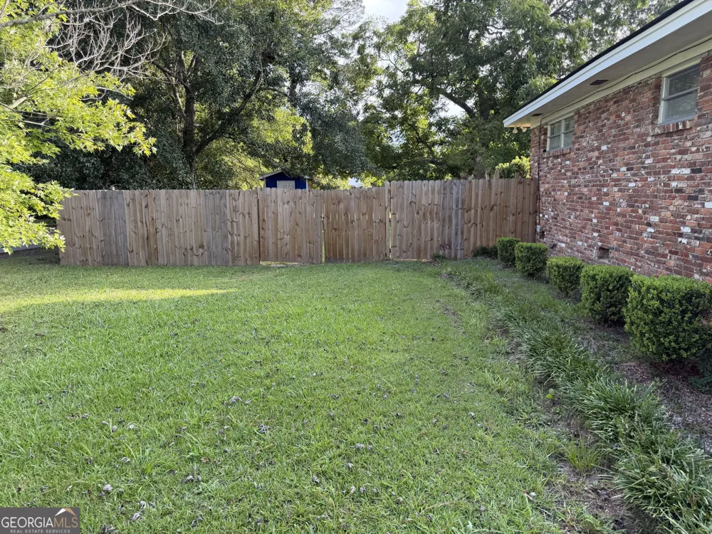 1606 Roberson ST Dublin, GA 31021
