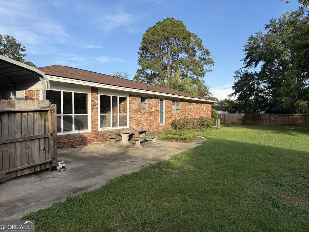 1606 Roberson ST Dublin, GA 31021