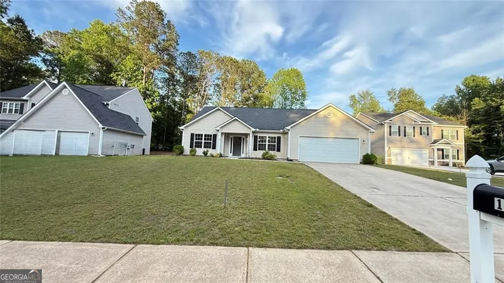 1890 Roxey LN Winder, GA 30680