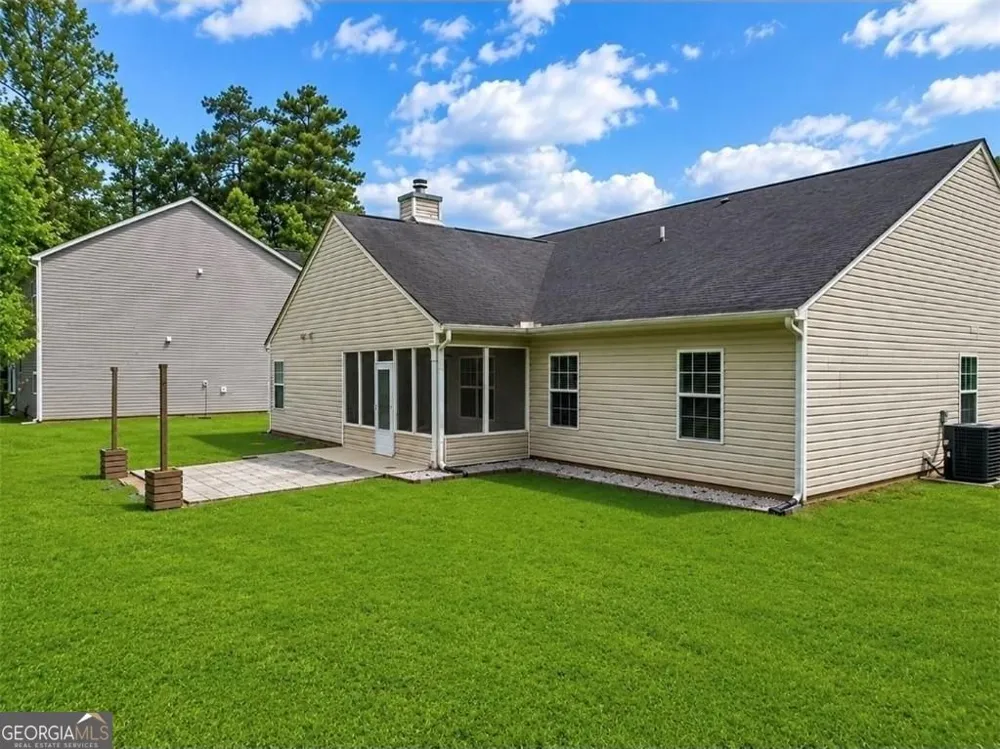1890 Roxey LN Winder, GA 30680