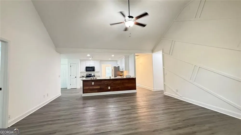 1890 Roxey LN Winder, GA 30680