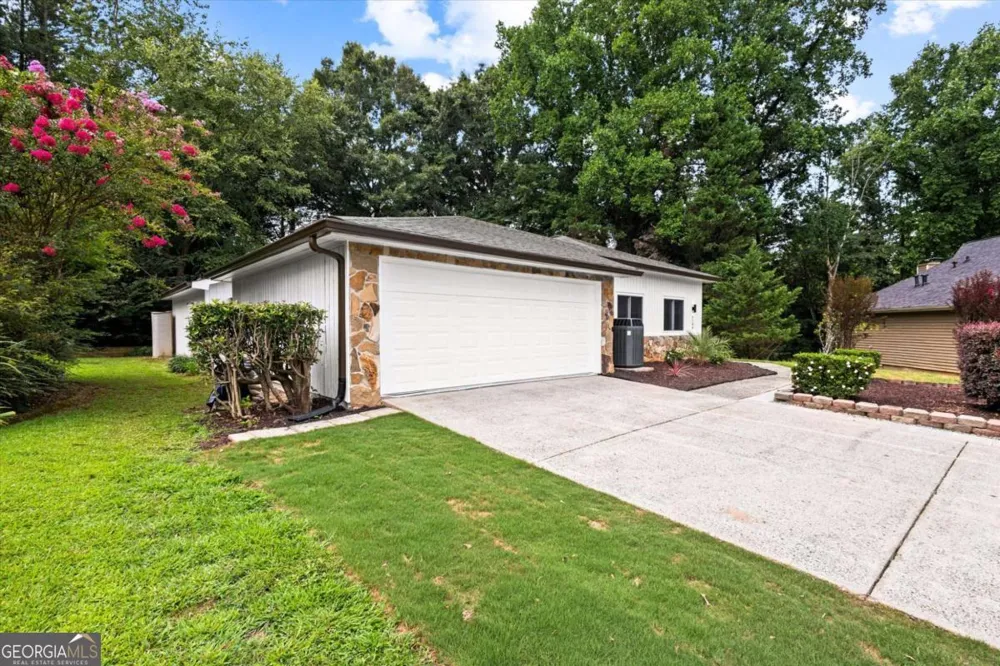 6166 Stadium CT Peachtree Corners, GA 30092