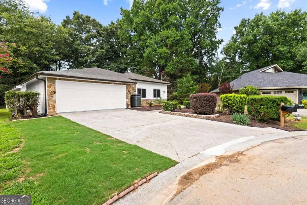 6166 Stadium CT Peachtree Corners, GA 30092