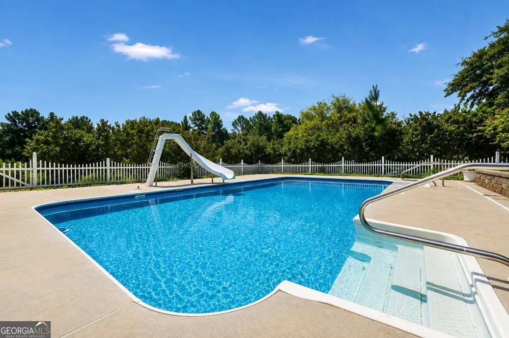 390 Burg RD Locust Grove, GA 30248