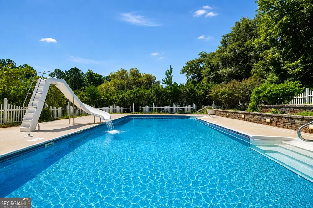 390 Burg RD Locust Grove, GA 30248