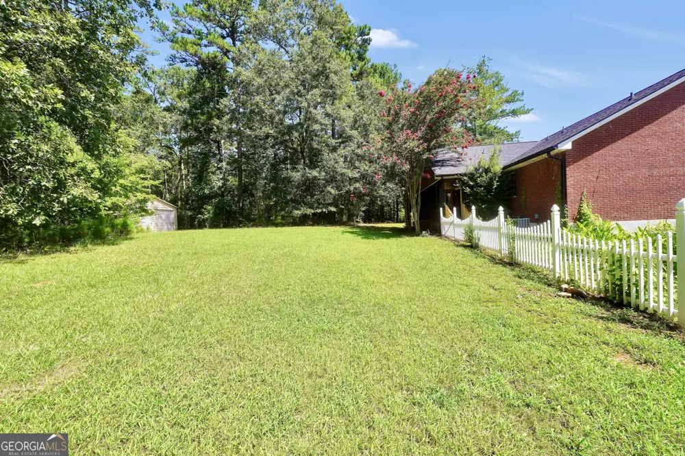 390 Burg RD Locust Grove, GA 30248
