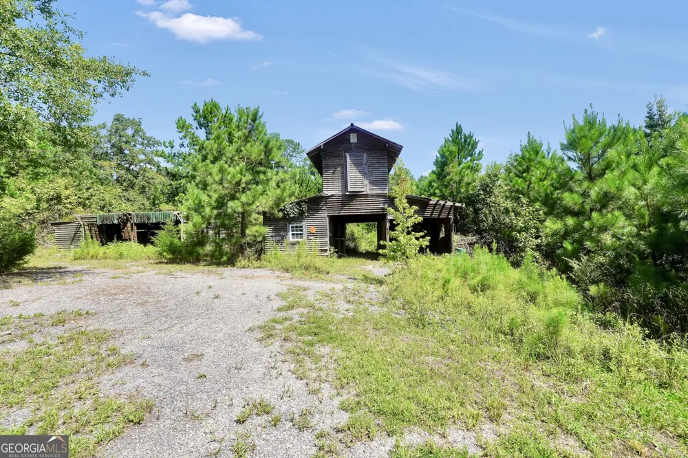390 Burg RD Locust Grove, GA 30248