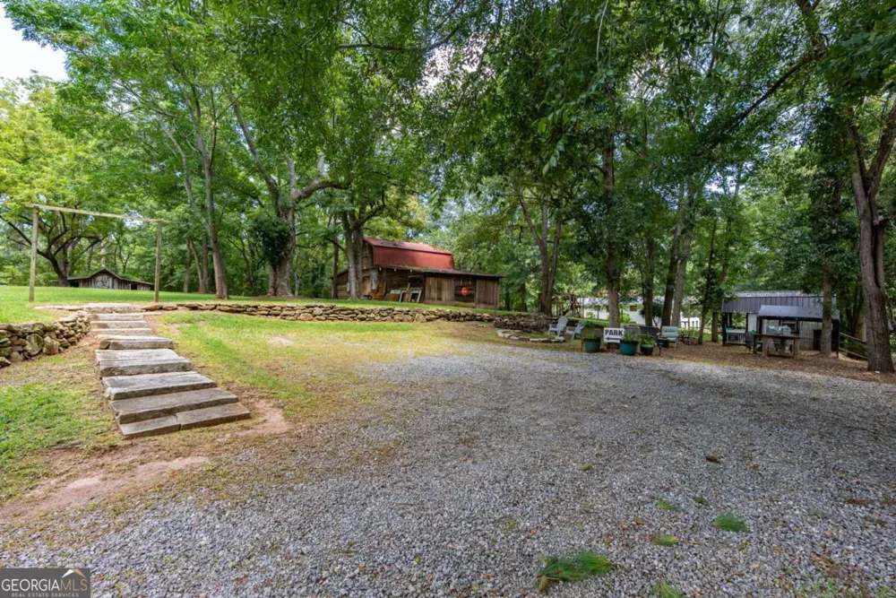 2425 Spratlin Mill RD Hull, GA 30646