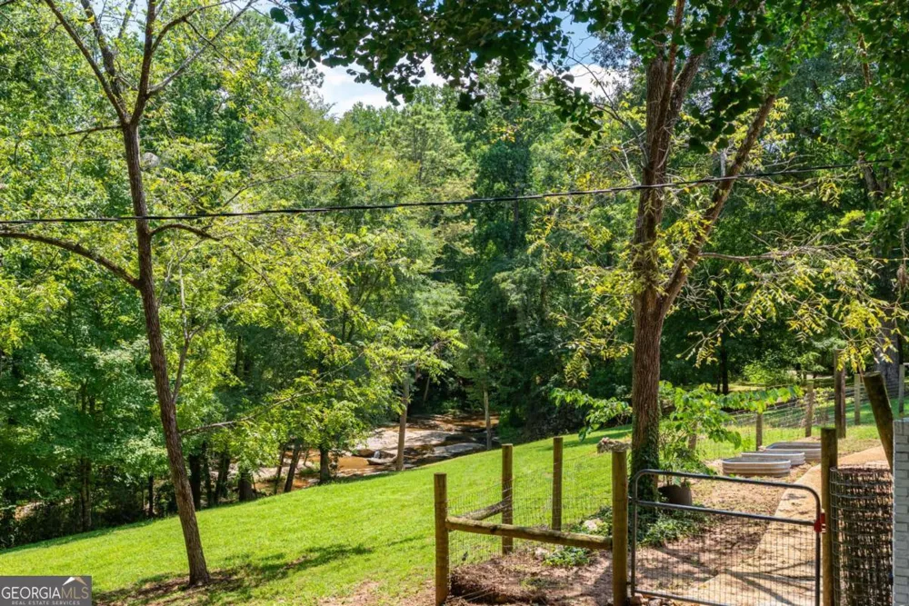 2425 Spratlin Mill RD Hull, GA 30646