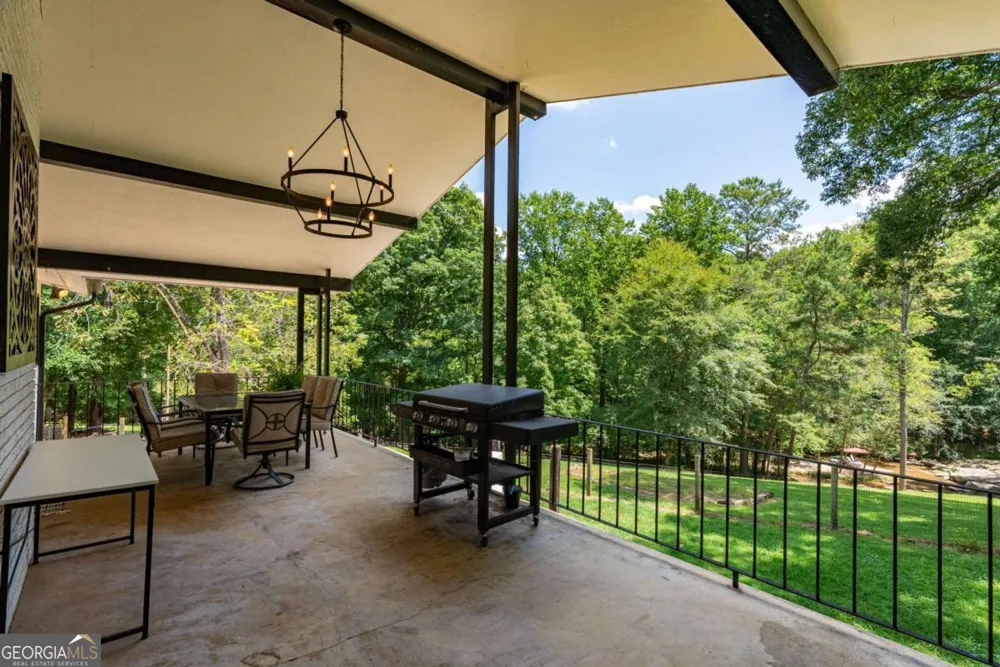 2425 Spratlin Mill RD Hull, GA 30646