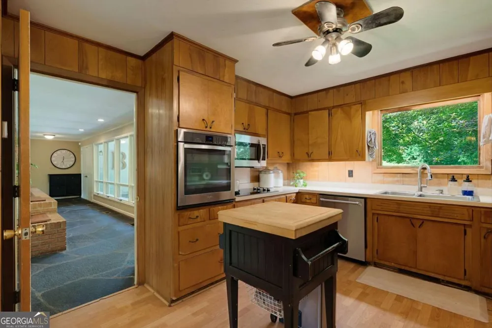 2425 Spratlin Mill RD Hull, GA 30646