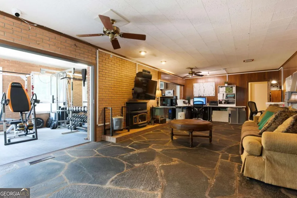 2425 Spratlin Mill RD Hull, GA 30646