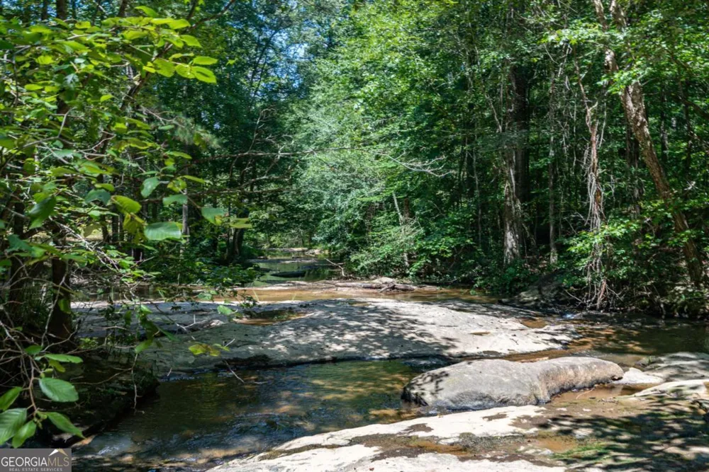 2425 Spratlin Mill RD Hull, GA 30646