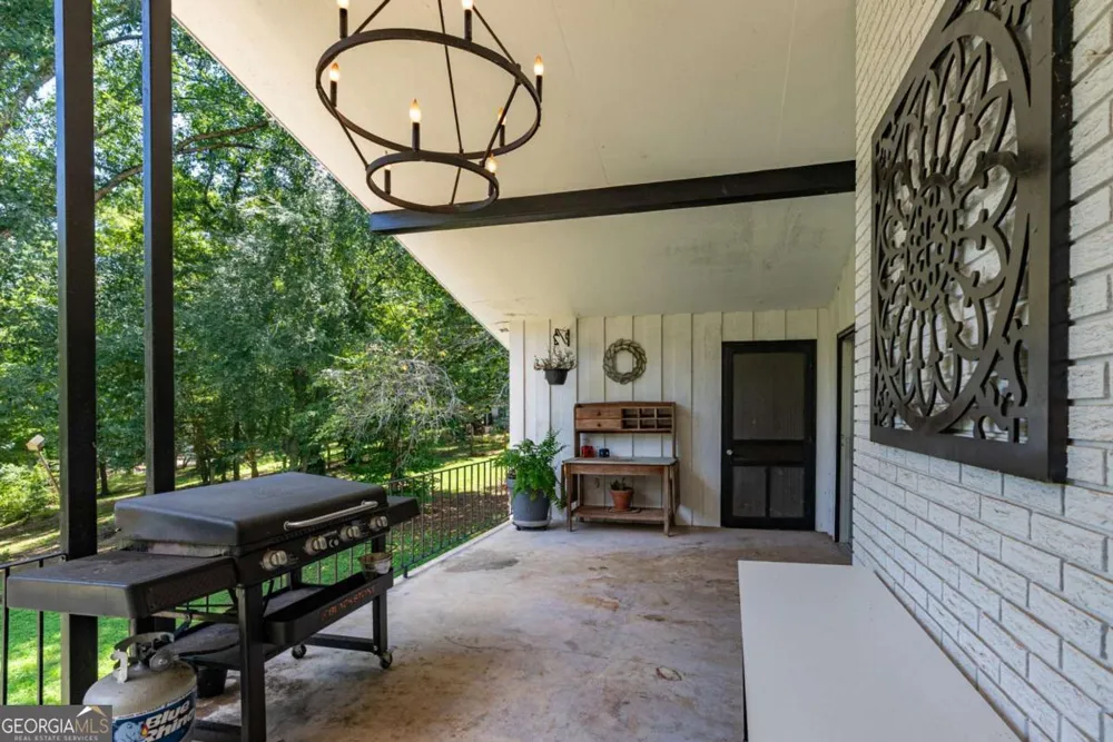 2425 Spratlin Mill RD Hull, GA 30646