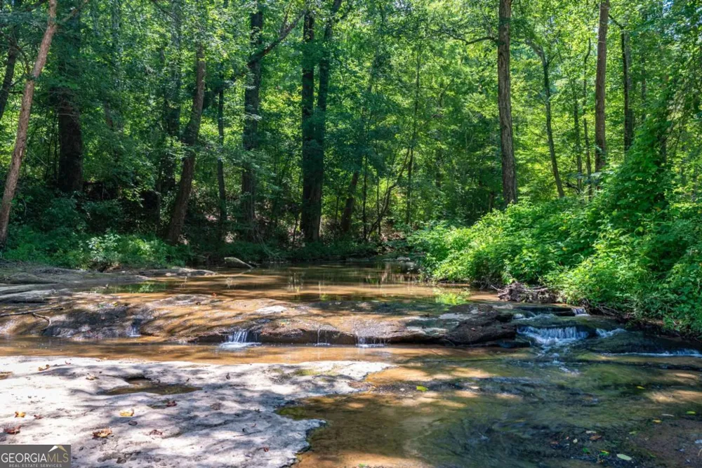 2425 Spratlin Mill RD Hull, GA 30646