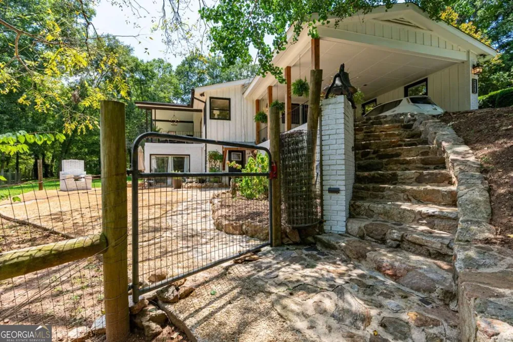 2425 Spratlin Mill RD Hull, GA 30646