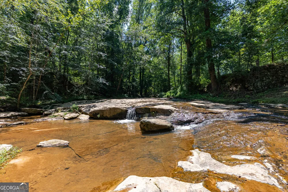 2425 Spratlin Mill RD Hull, GA 30646