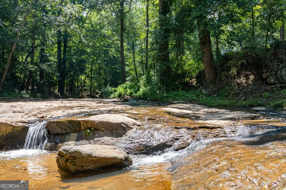 2425 Spratlin Mill RD Hull, GA 30646