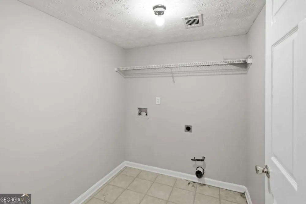 165 Syracuse LN Covington, GA 30016