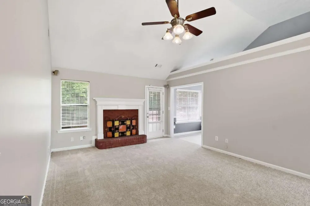 165 Syracuse LN Covington, GA 30016